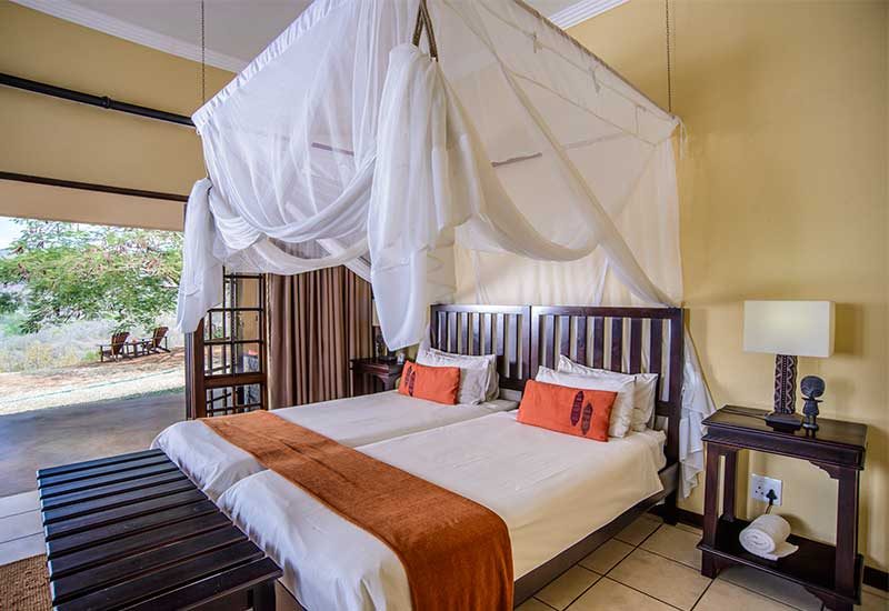 Honeymoon room with canopy bed